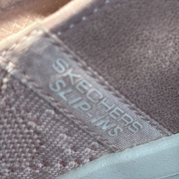 Skechers Women's Martha Stewart Ultra Flex Back on Track Hands Free Slip-ins - Picture 7 of 8